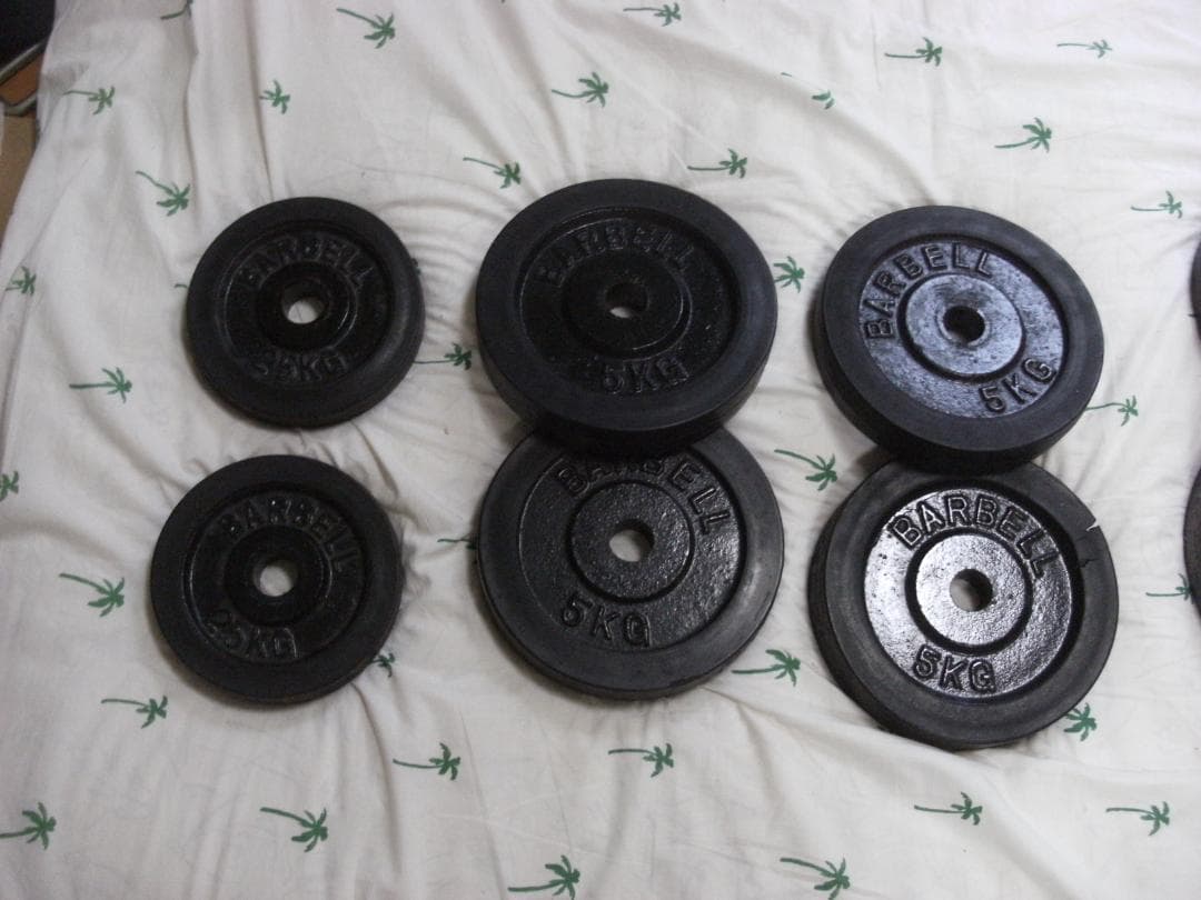 ダンベル・ベンチプレス用のプレート。