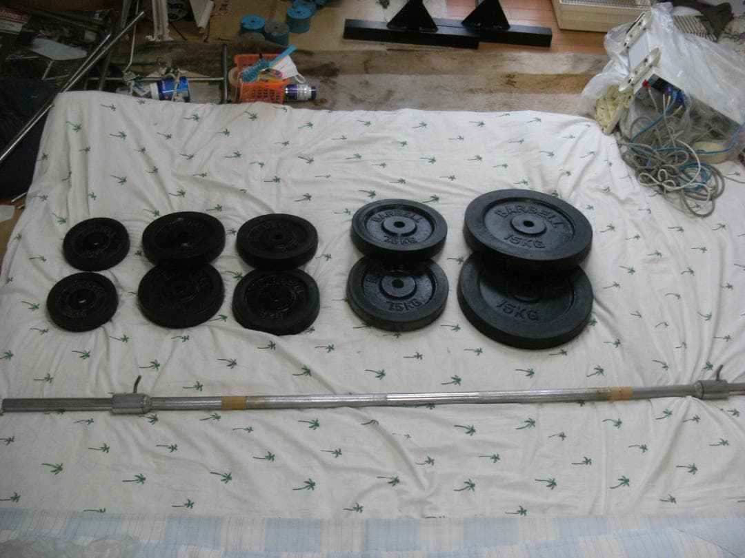 ダンベル・ベンチプレス用のプレート。