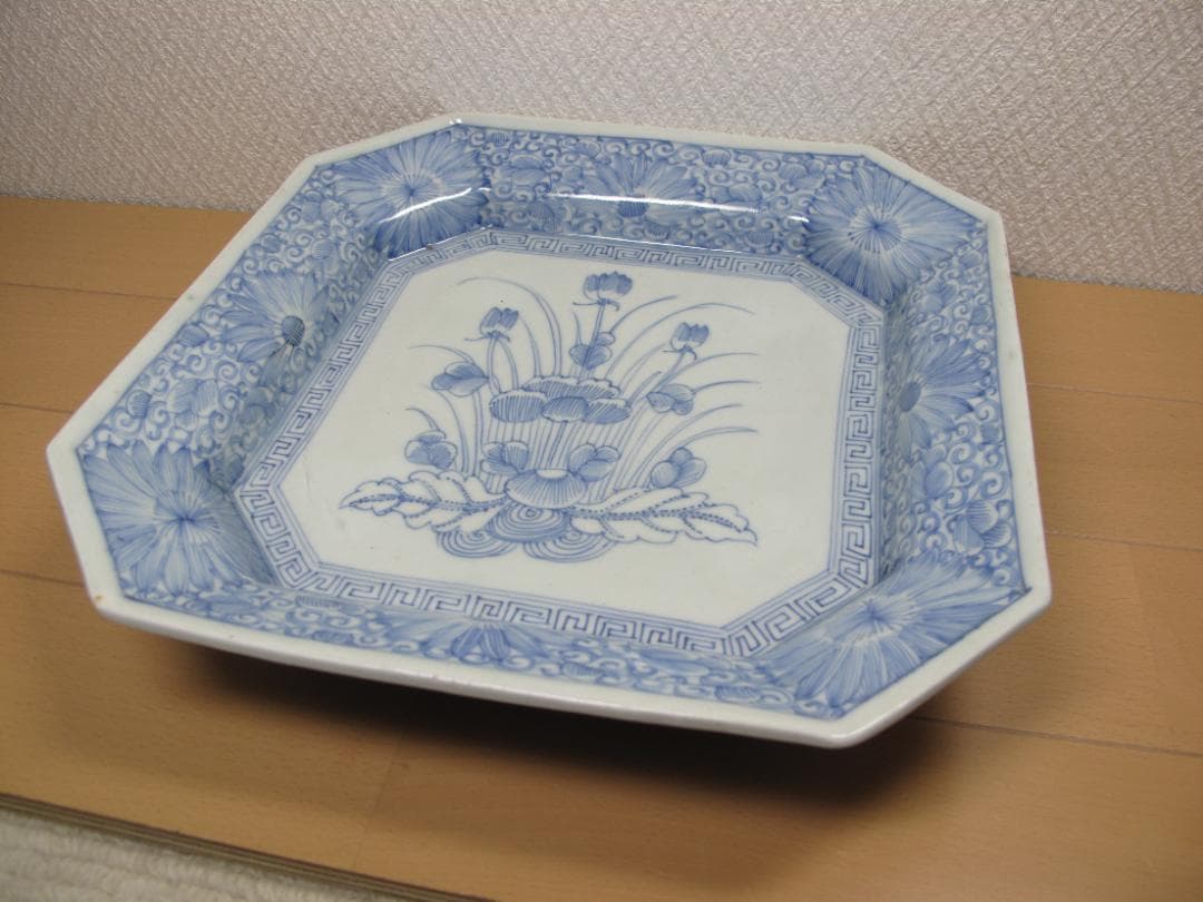 古伊万里　染付け窓絵　草花柄縁　角皿　アンティーク　大皿　盛り皿
