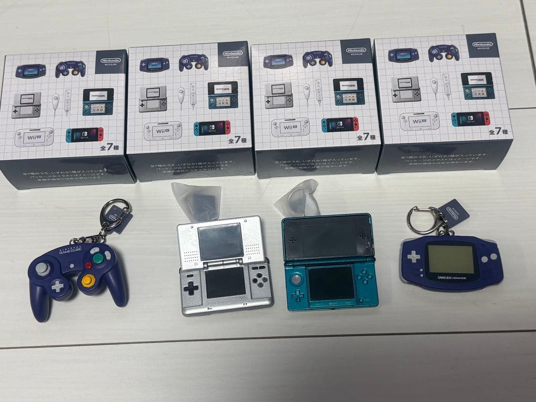 土日限定値下げ　ニンテンドーミュージアム限定　ゲームハードキーホルダー