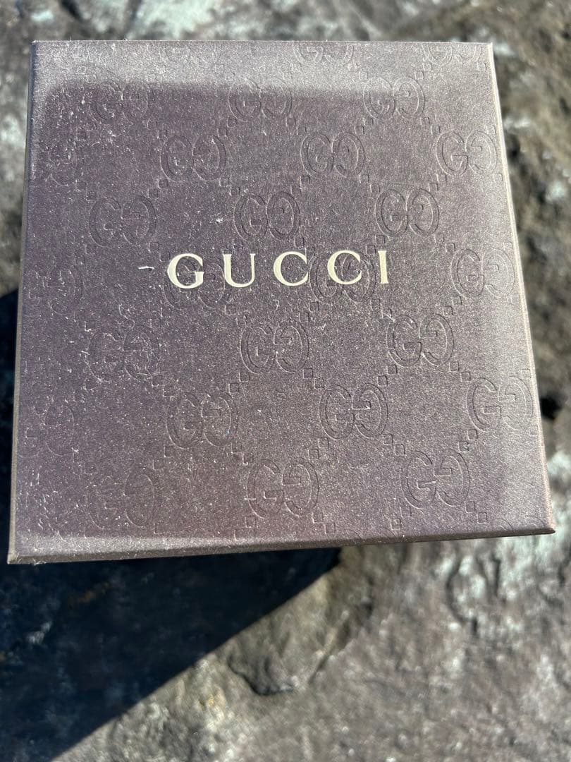 九谷焼の花瓶です。