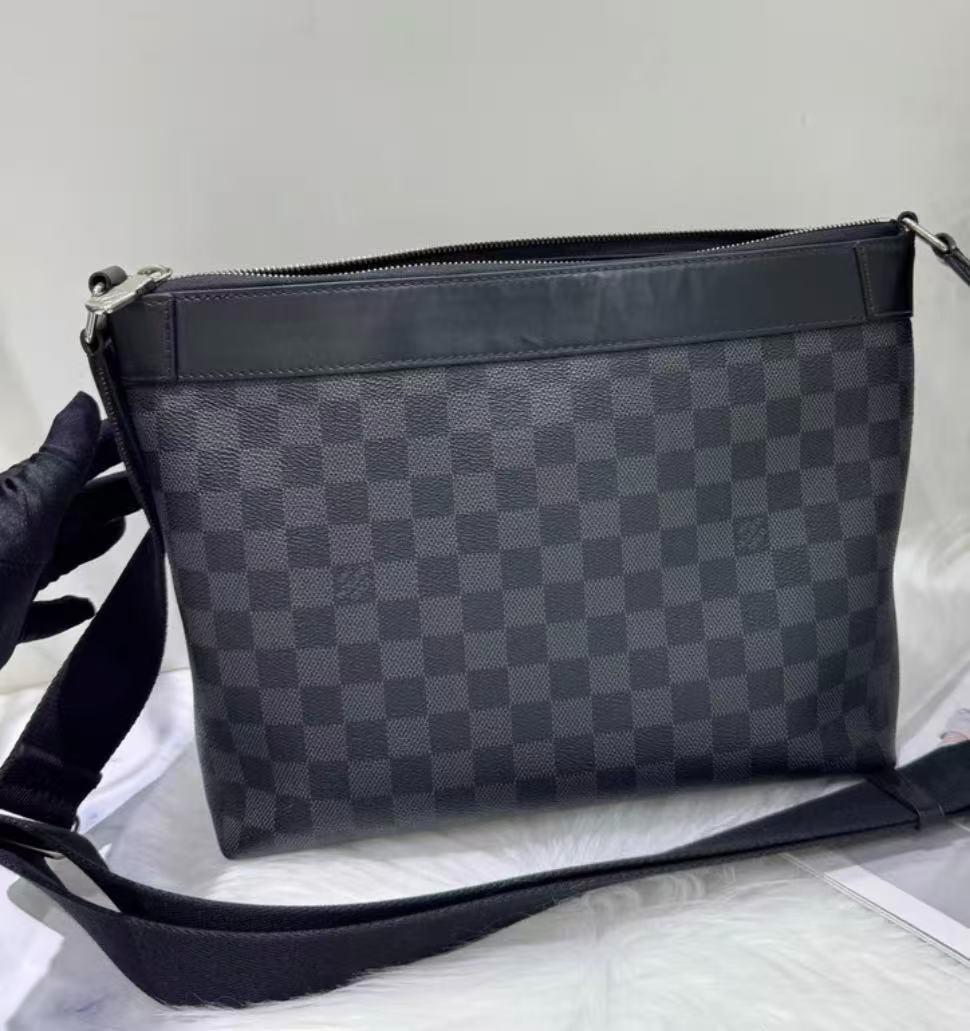 ダミエグラフィット メッセンジャーバッグ