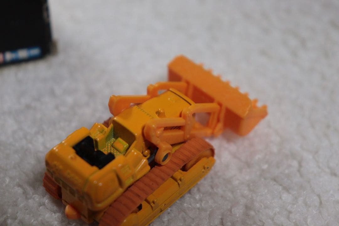 日本製　トミカ　ドーザショベル　D65S 黒箱　NO.106