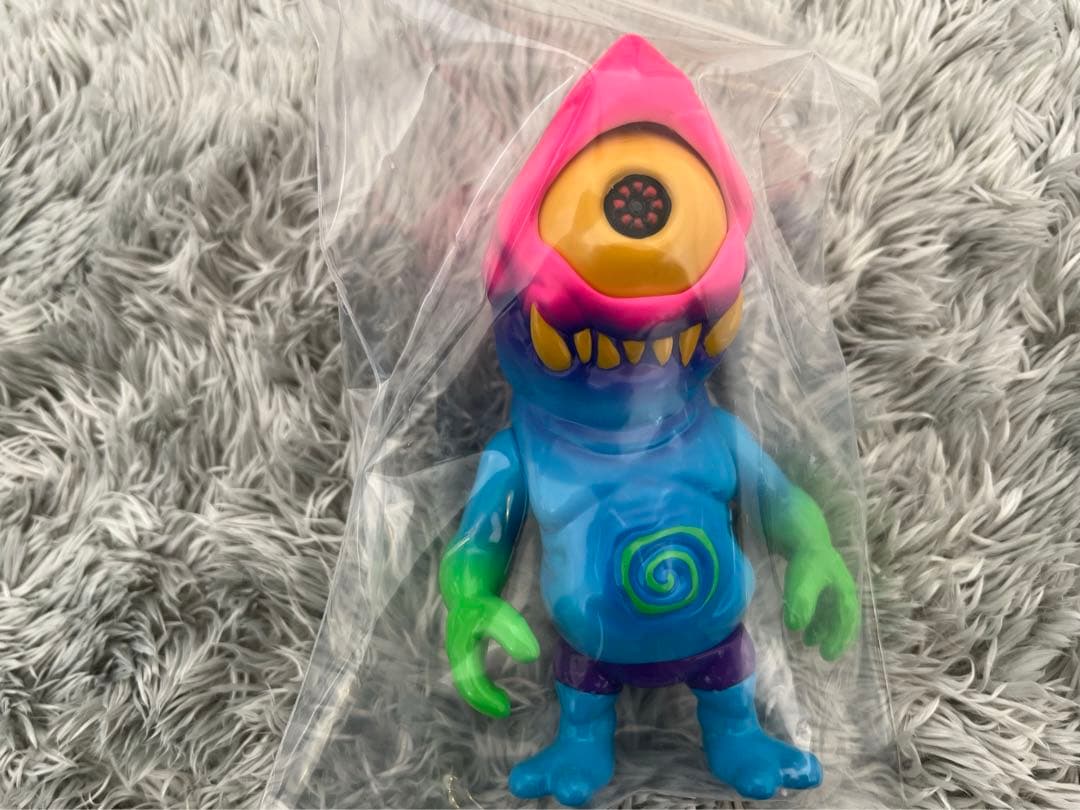 MomocoStudio 墓場の画廊　地獄鮫　ソフビ