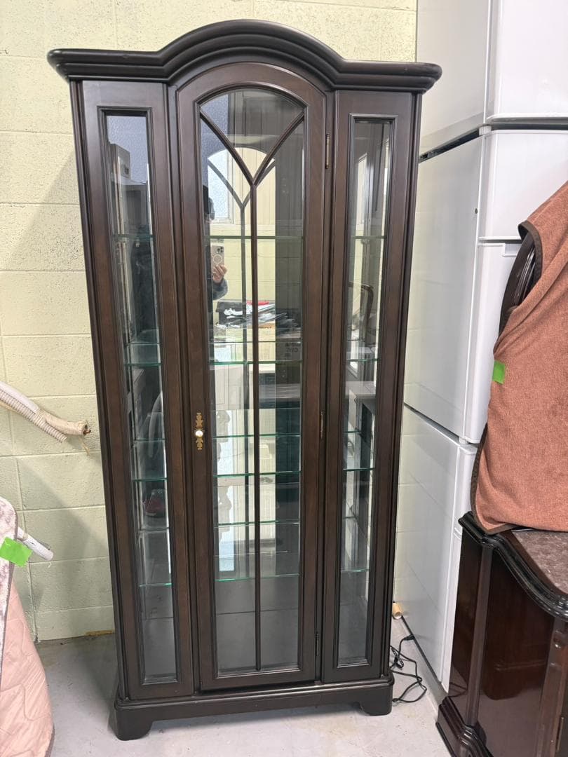 Karimoku ダークブラウン ガラスキャビネット 248