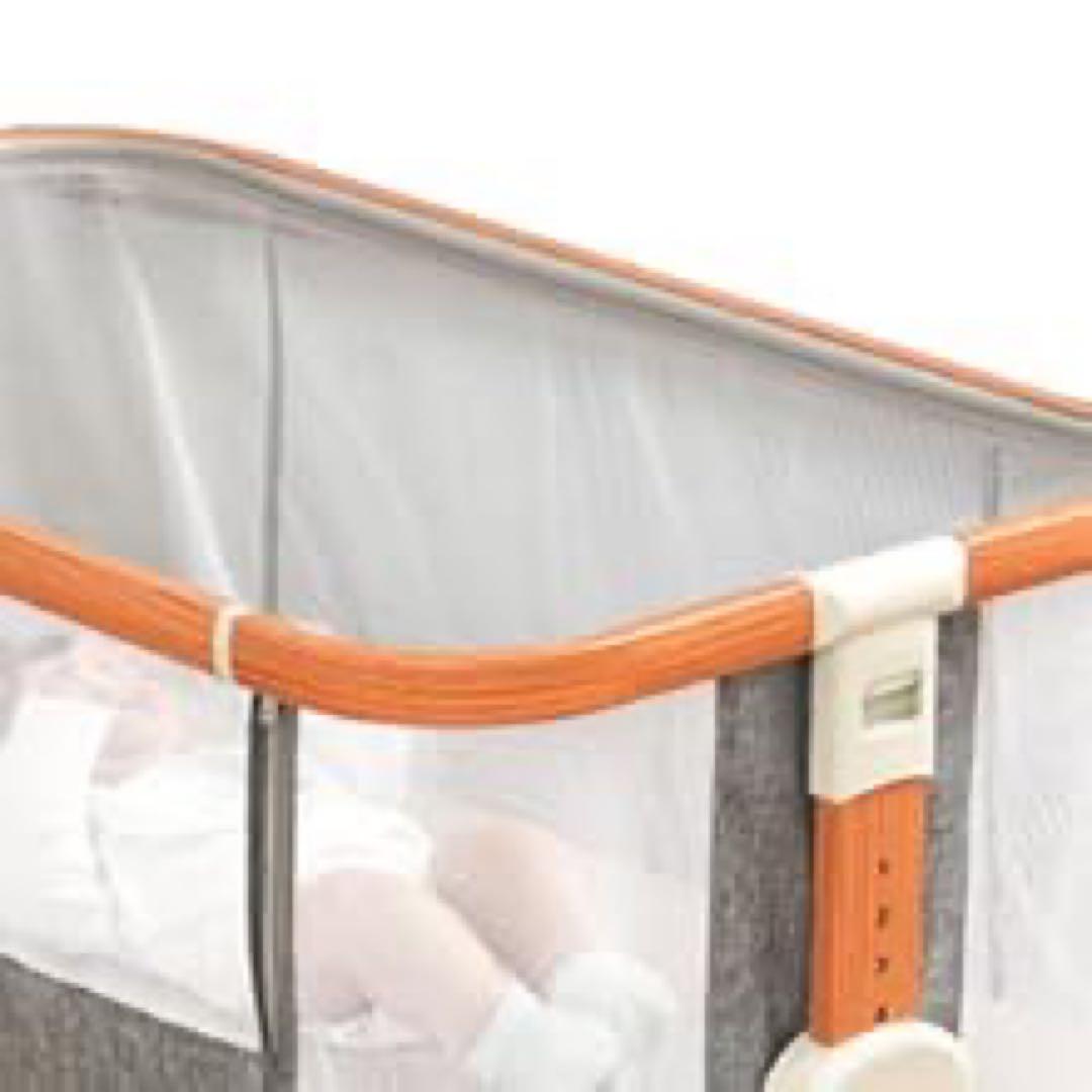 組み立て簡単♥️ベビーベッド 木色 多機能 高さ調整可能 キャスター付き 蚊帳付き