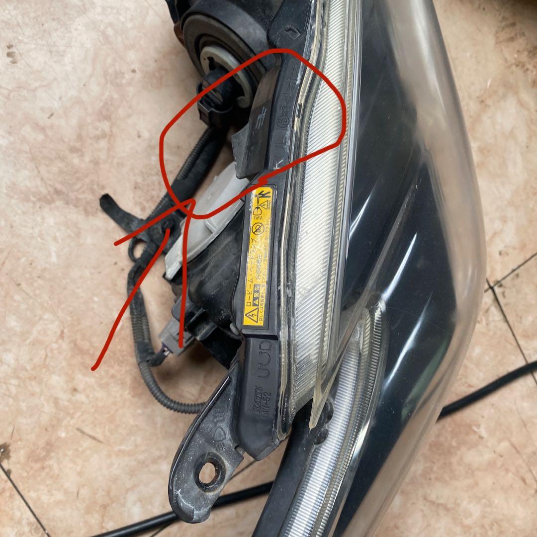 トヨタ プリウス30 後期 HIDヘッドライト 左右セット コーティング済