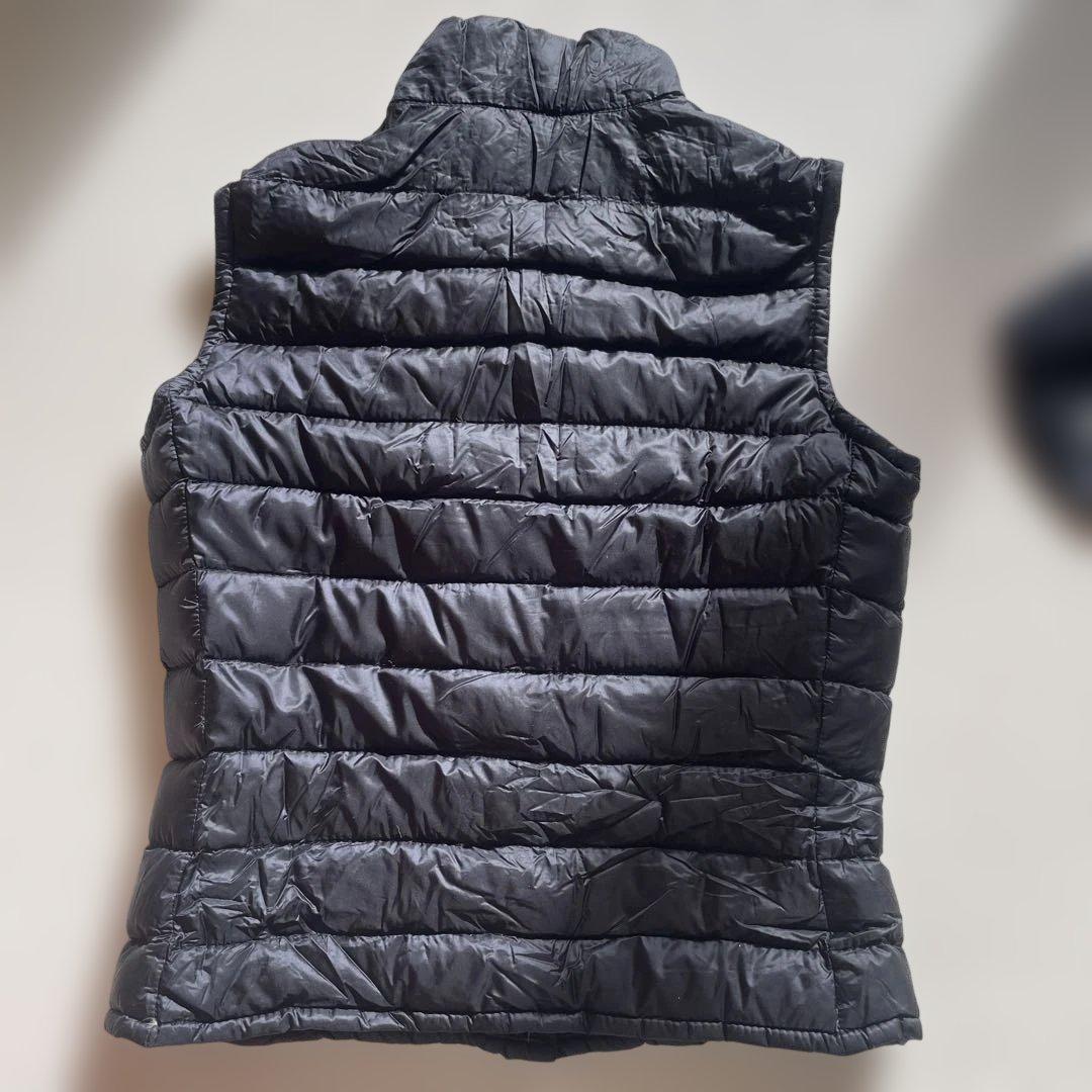 【美品】MONCLER ダウンベスト ブラック S コンパクト収納