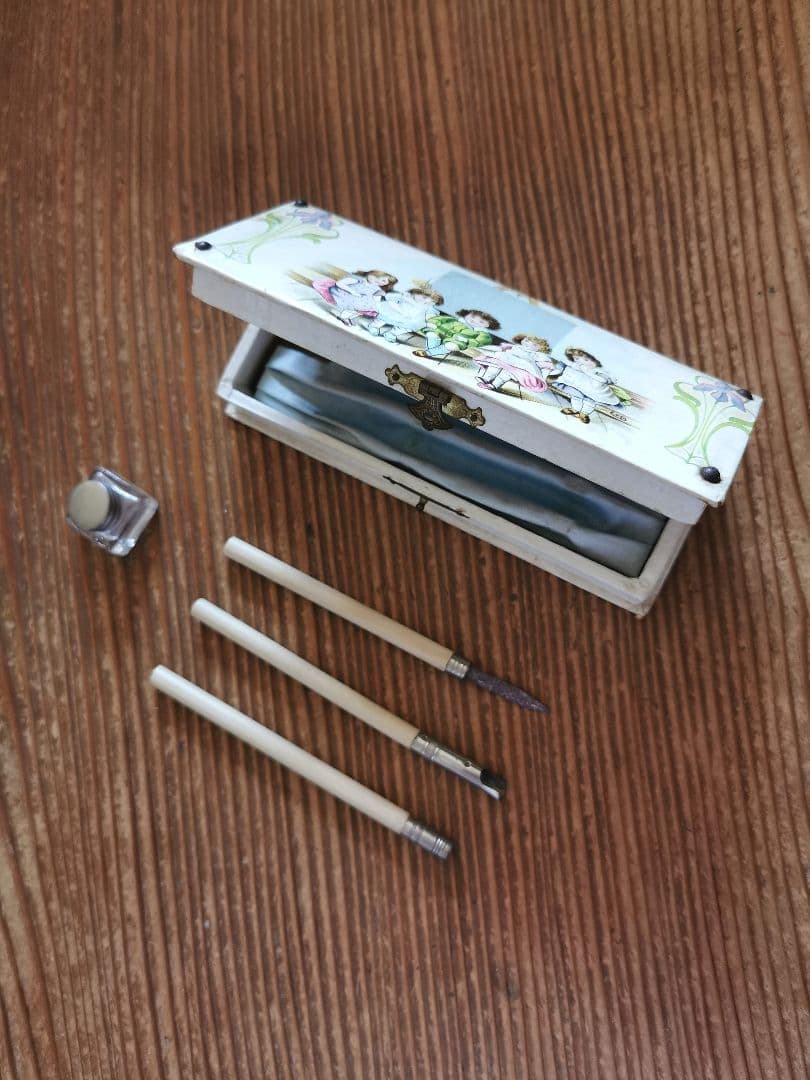 アンティークフランス インクペンケース 水色布張り少女イラスト パピエボックス