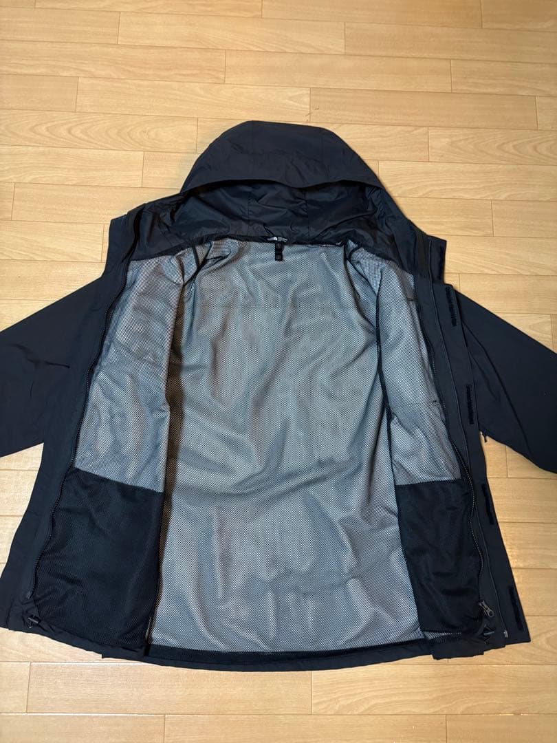 The North Face ブラックナイロンジャケット