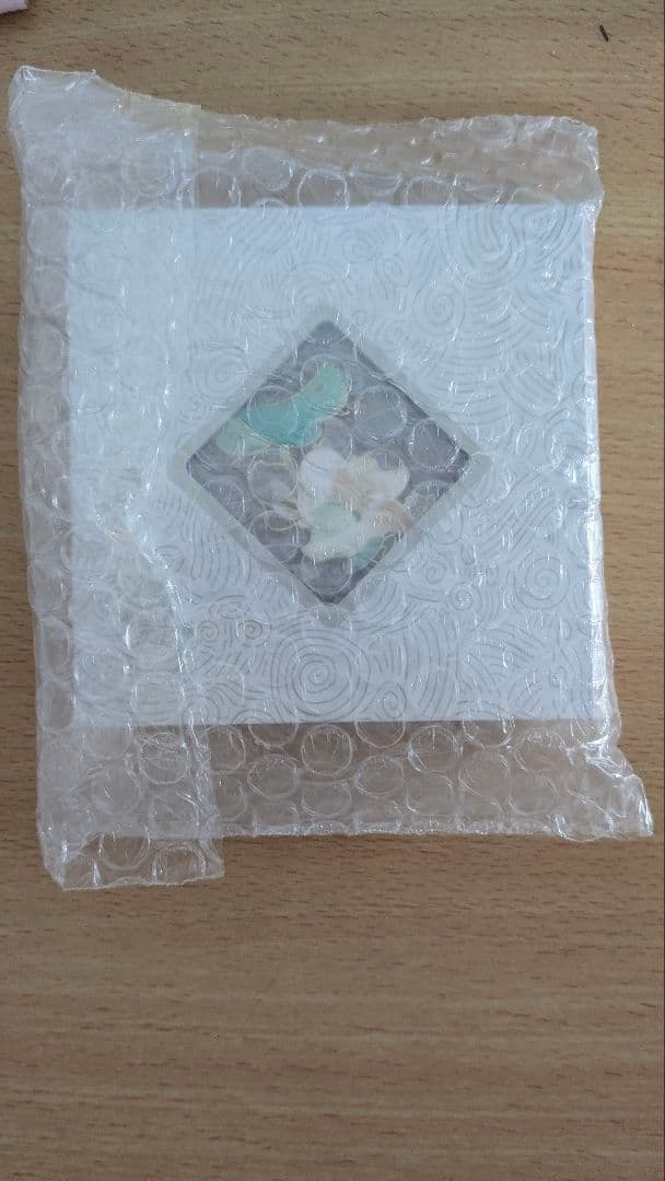 sky ピンバッジ 花笑むアルム