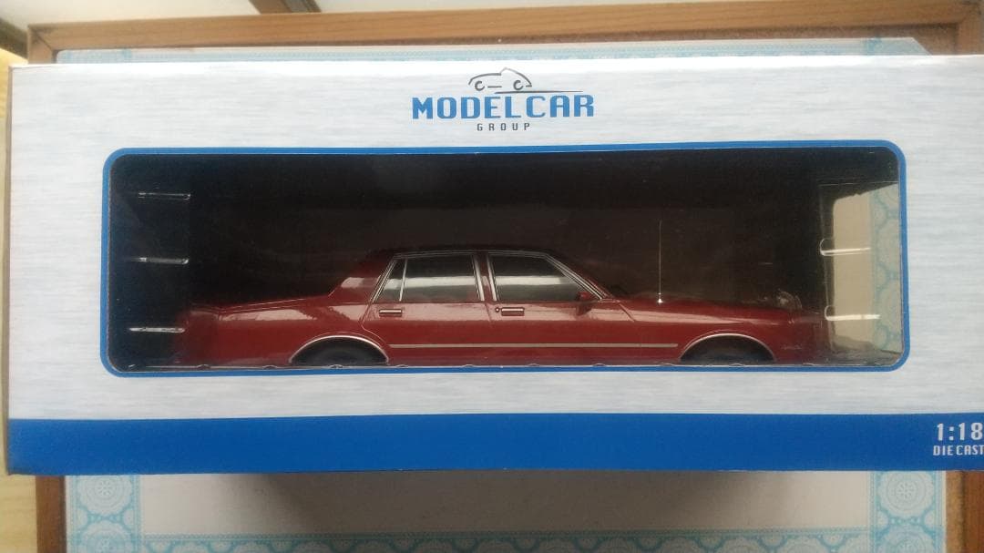 MCG 1/18 シボレー カプリス レッドメタリック ダークレッド