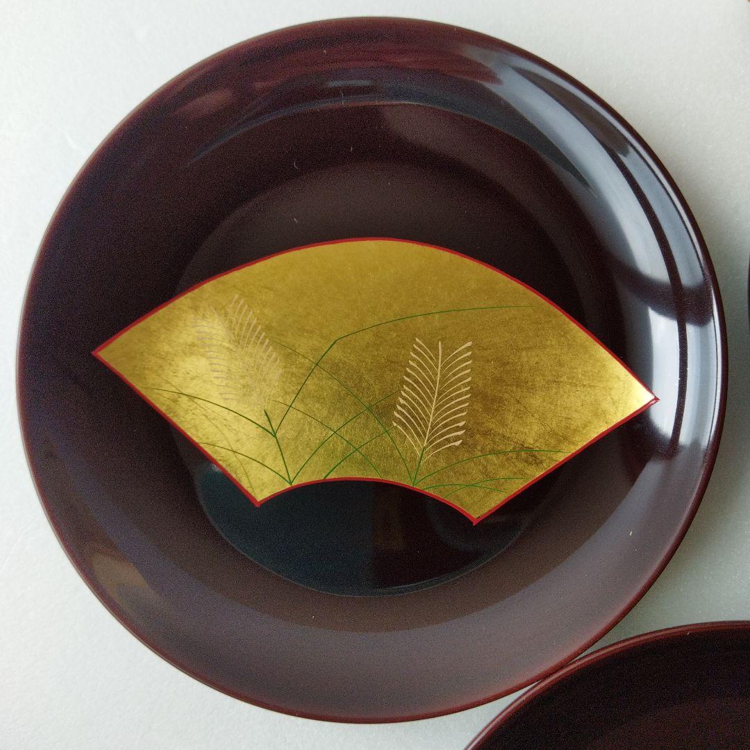 【未使用】漆　溜色　漆塗り　菓子皿　銘々皿　金箔　花柄　柄違い　５客　茶器