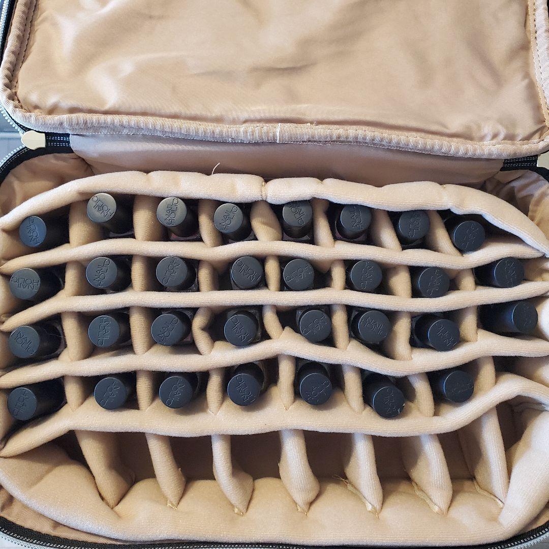 【最終値下げ!!】NAIL HOLIC　31本セット 収納ケース付き