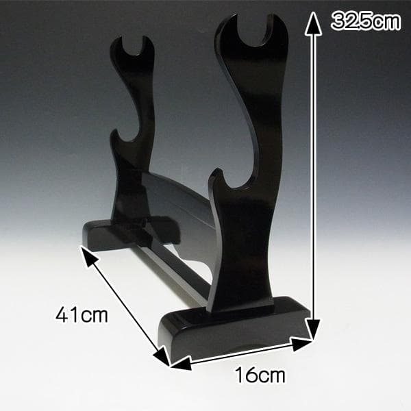 岐阜県関市製の模造刀 白鞘 大刀・小刀・刀掛け3点セットです。