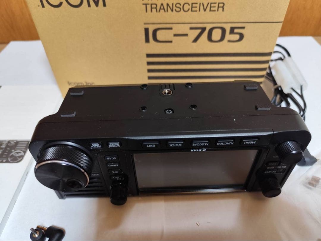 アイコム　ICOM IC-705