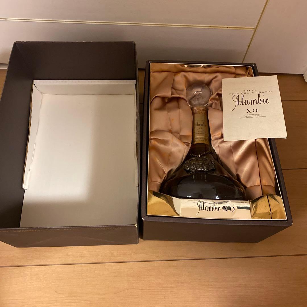 ニッカブランデーアランビック上級ボトル「XO」のデカンタボトルギフトボックス入り
