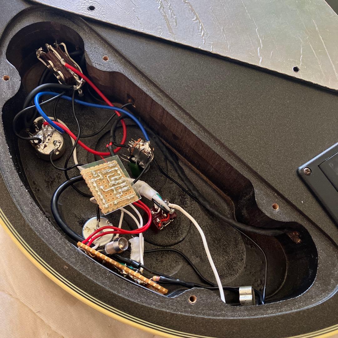 フェルナンデス　レスポールタイプ　エフェクター搭載