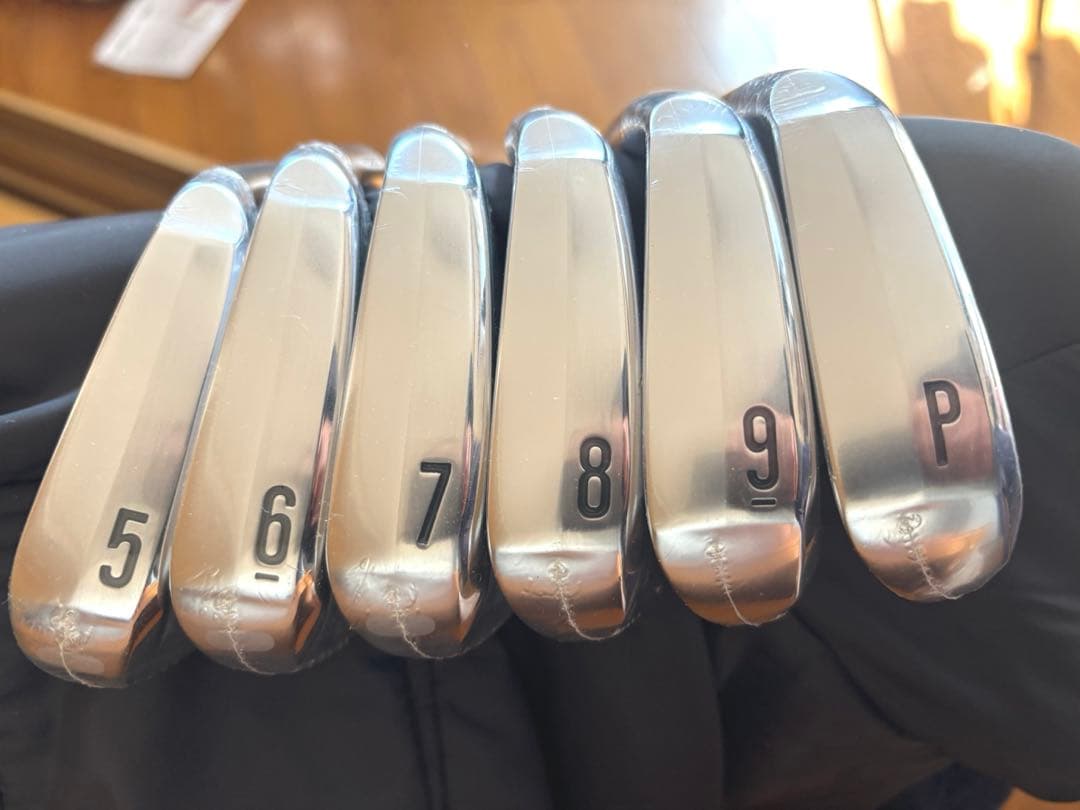 スリクソン　ZXi5 アイアン 5-PW MODUS3 TOUR106 S