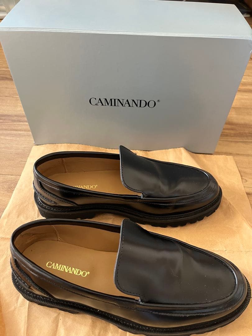 カレンソロジー /CAMINANDO プレーンローファー ブラック 38