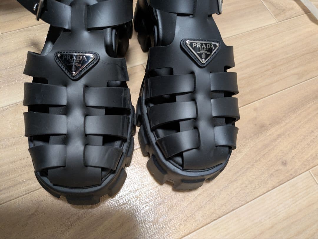 PRADA モノリス ラバーサンダル 37
