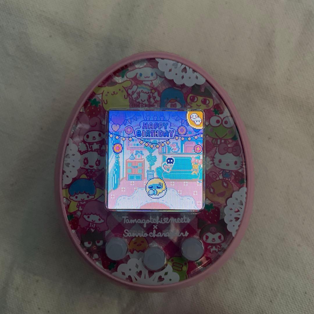 クリスマス値下中　美品 Tamagotchi Meets Sanrio ピンク