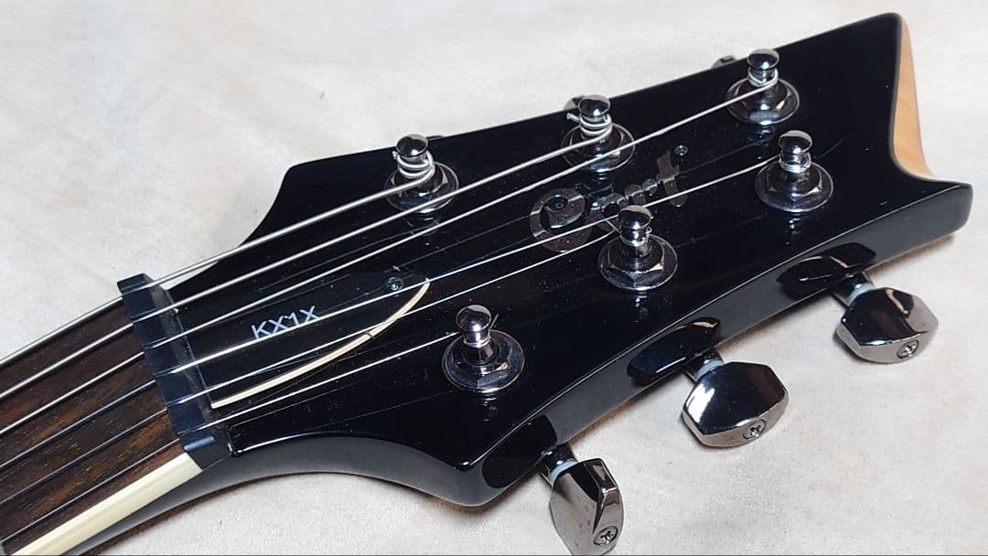 Cort KX1X フレイムメイプルトップ EMGピックアップ ソフトケース付き