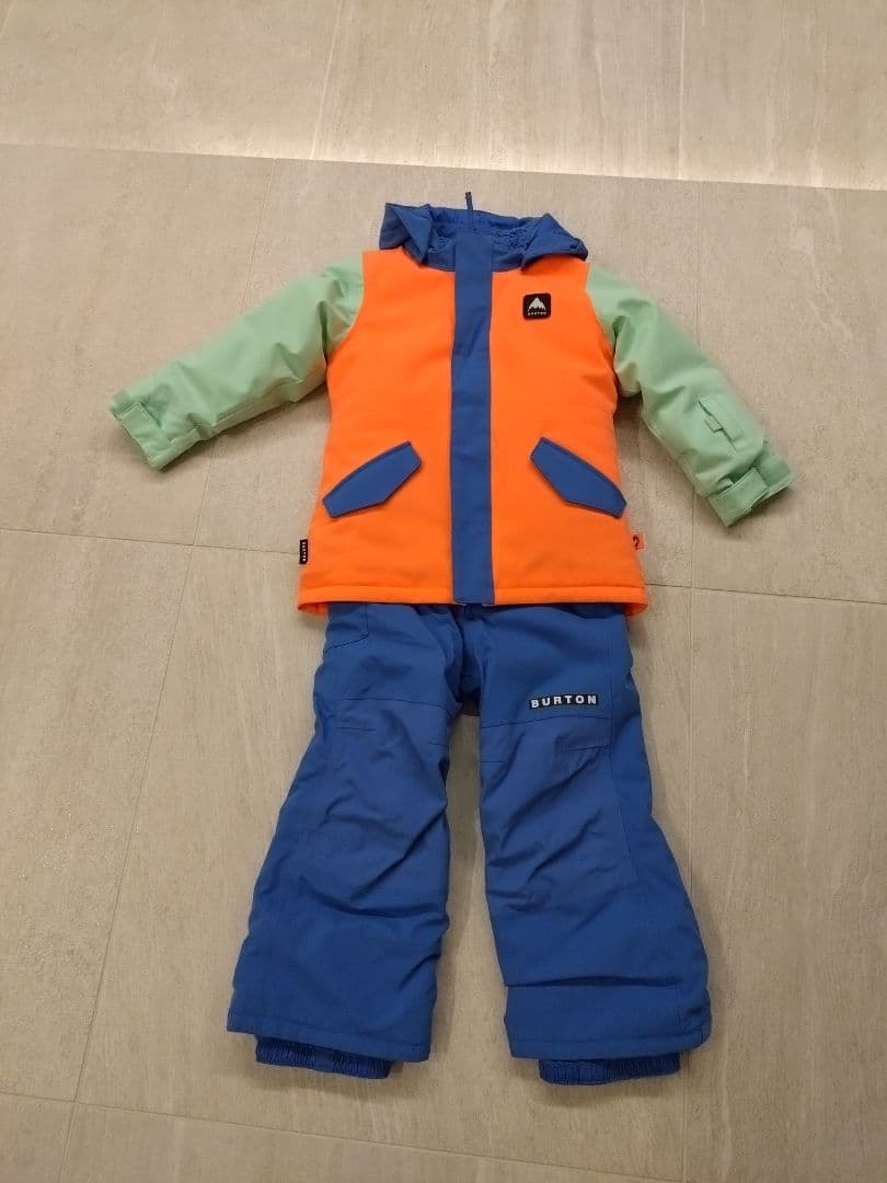 BURTON スノーボードウェア 子ども用　上下セット　4T