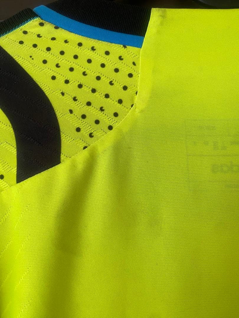 アーセナル イエロージャージ 波模様