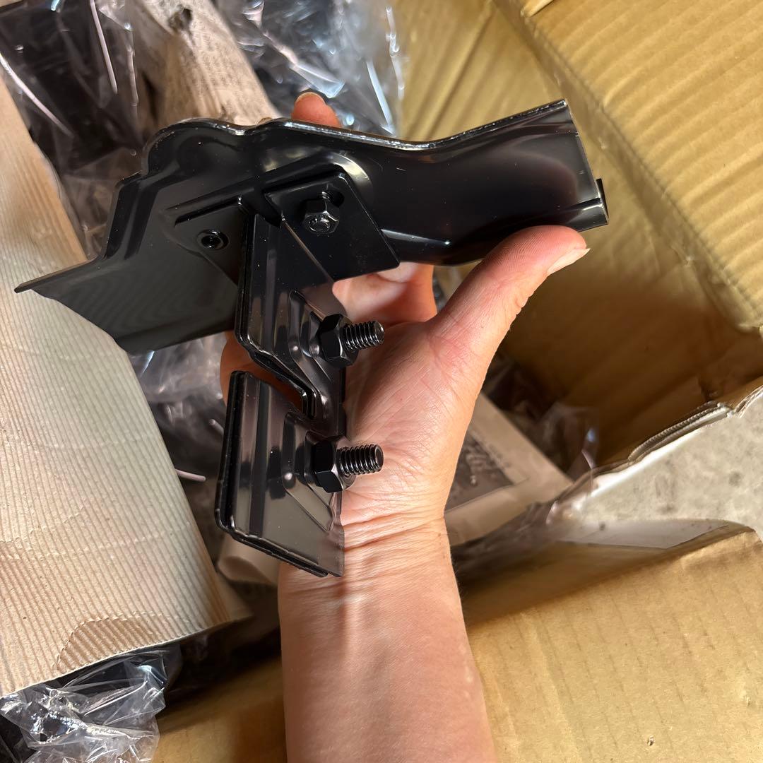 板金工具　屋根工事　雪止め ステンレス製 ブラック ハンドガード 中（2本止）