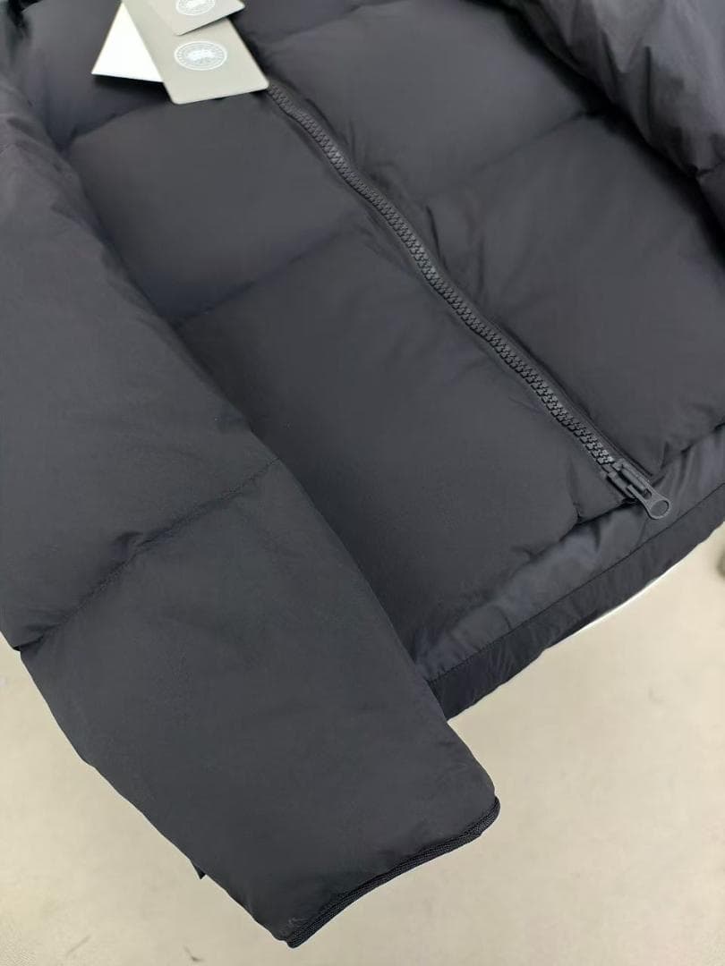 カナダグース ダウンジャケット 黒