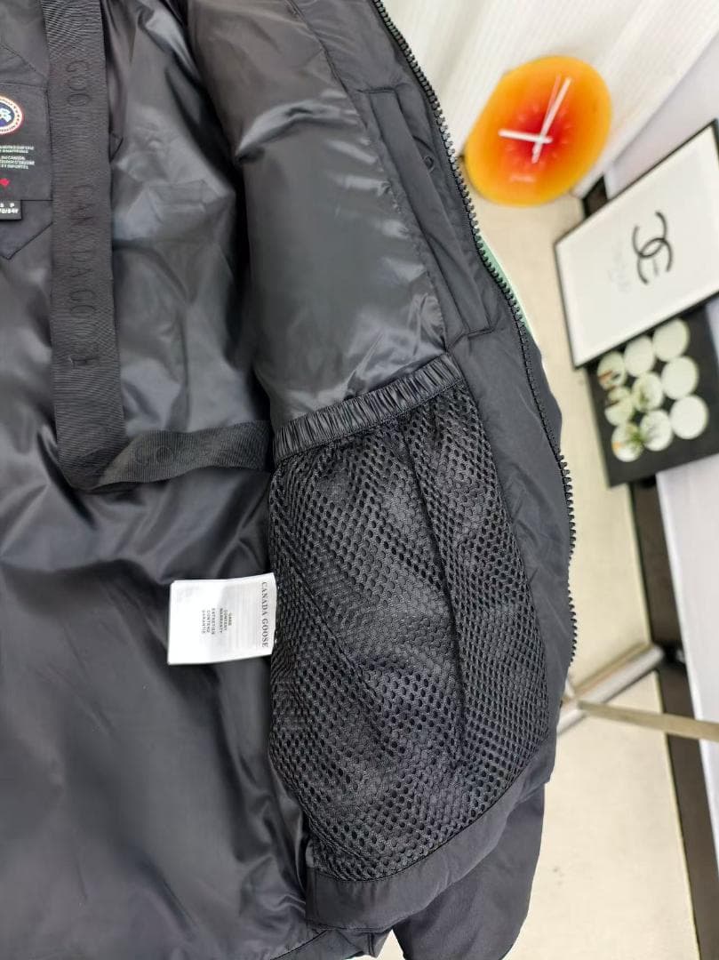 カナダグース ダウンジャケット 黒