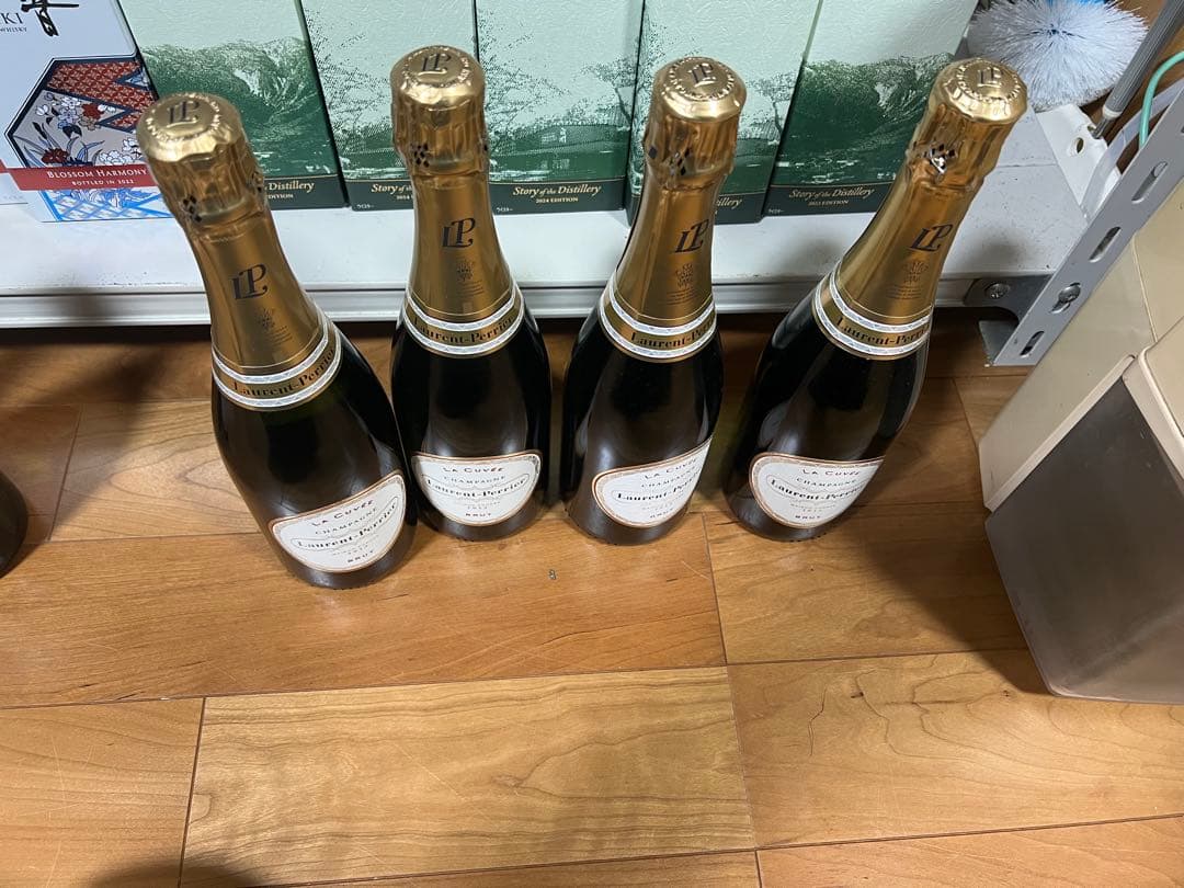 未開封　4本　ローラン・ペリエ ラキュベ　 750ml