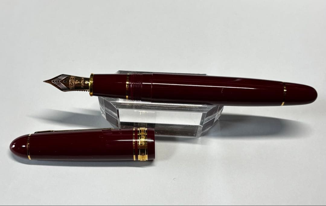 プラチナ万年筆プレジデント赤細字