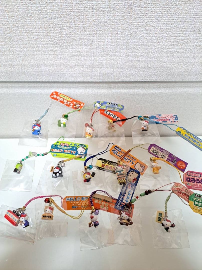 ハローキティ はろうきてい 地域限定サンリオ　15個セット