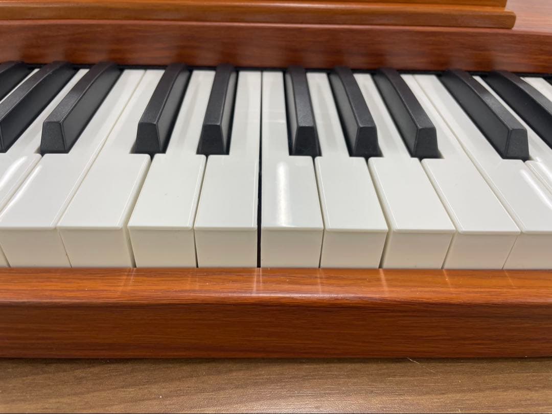 スタンド付き　電子ピアノ88鍵盤　木目調ボディ　ウォールナット