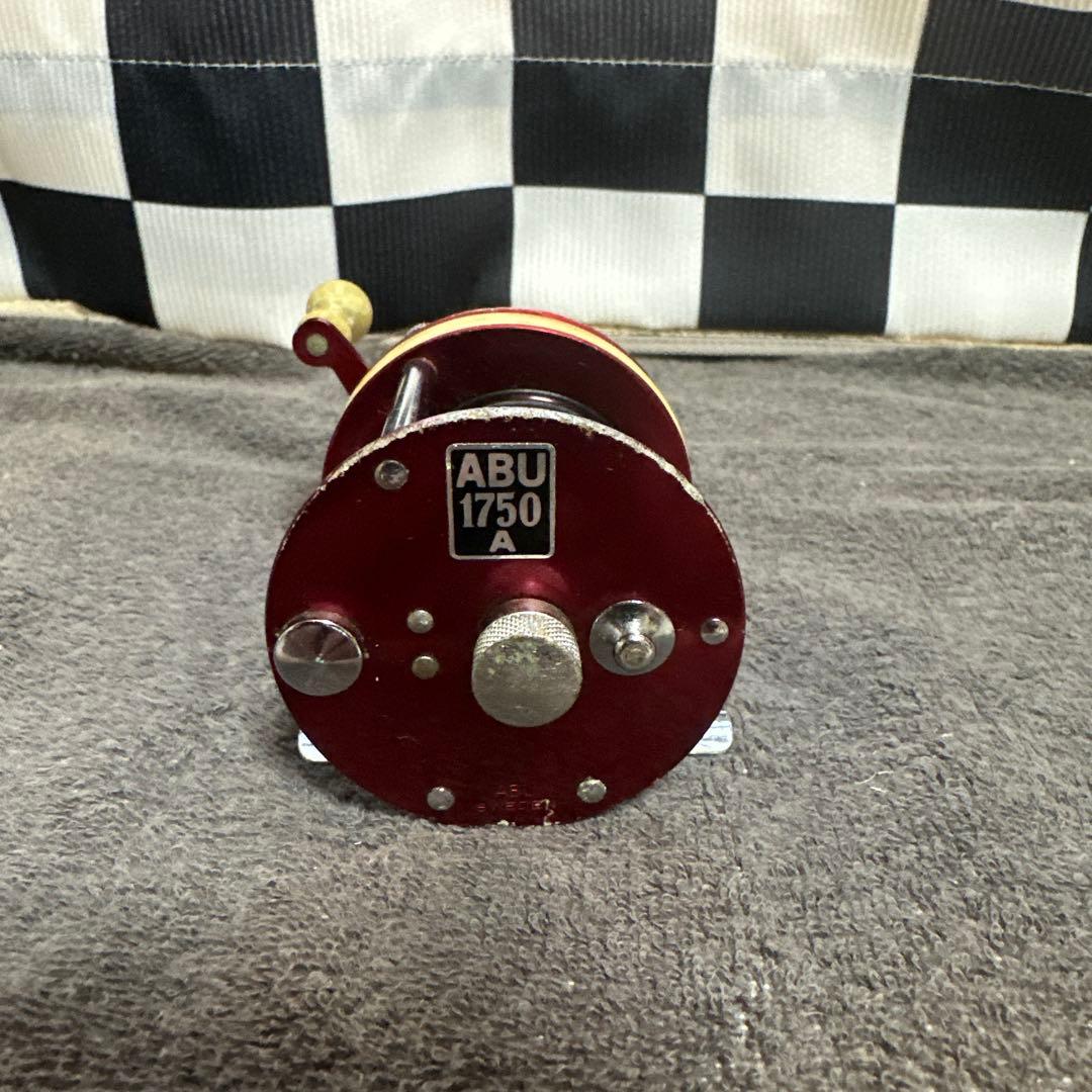 ABU 1750 A フィッシングリール 赤