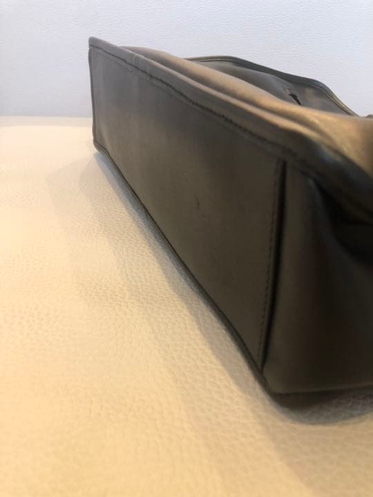 プラダ　ビジネスバッグ