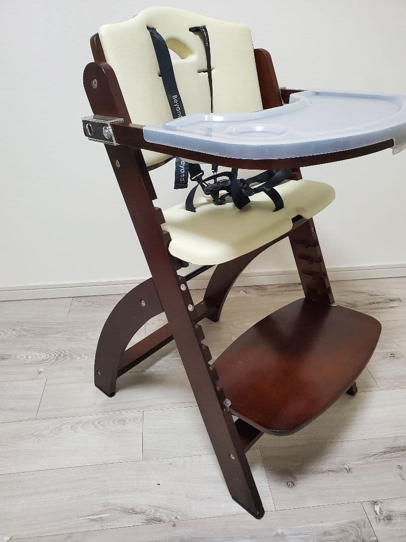 ビヨンドジュニアハイチェア マホガニー/クリームホワイト