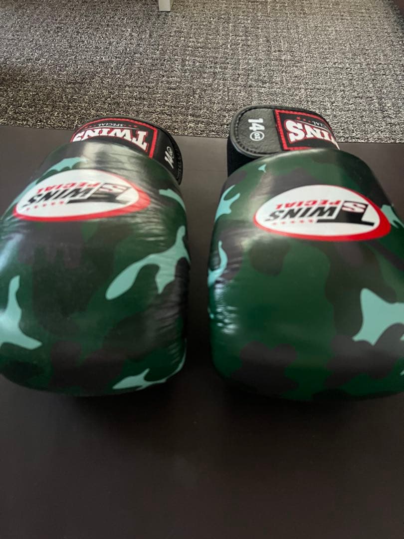 TWINS SPECIAL ボクシンググローブ 14oz 迷彩柄　本革