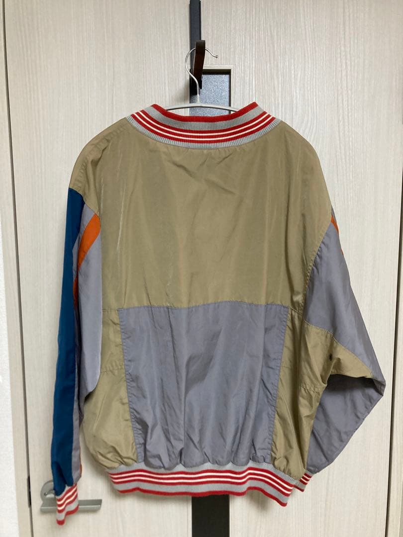 adidas ナイロンニットMサイズ