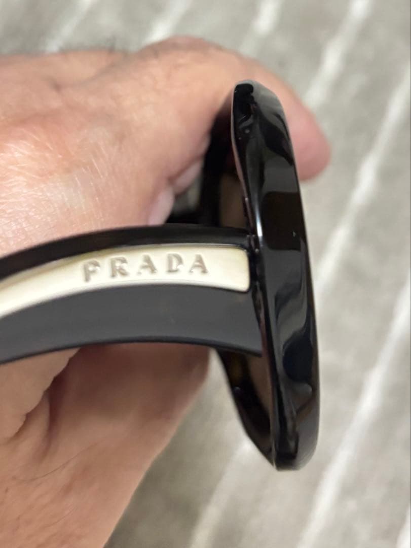 PRADA オーバーサイズサングラス ダークブラウン