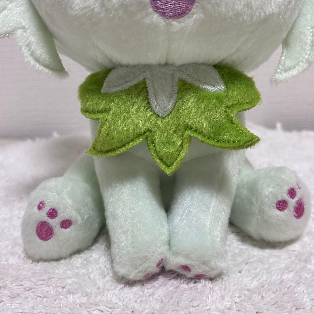 美品　ポケットモンスター なでてみつめてぱちくりニャオハ