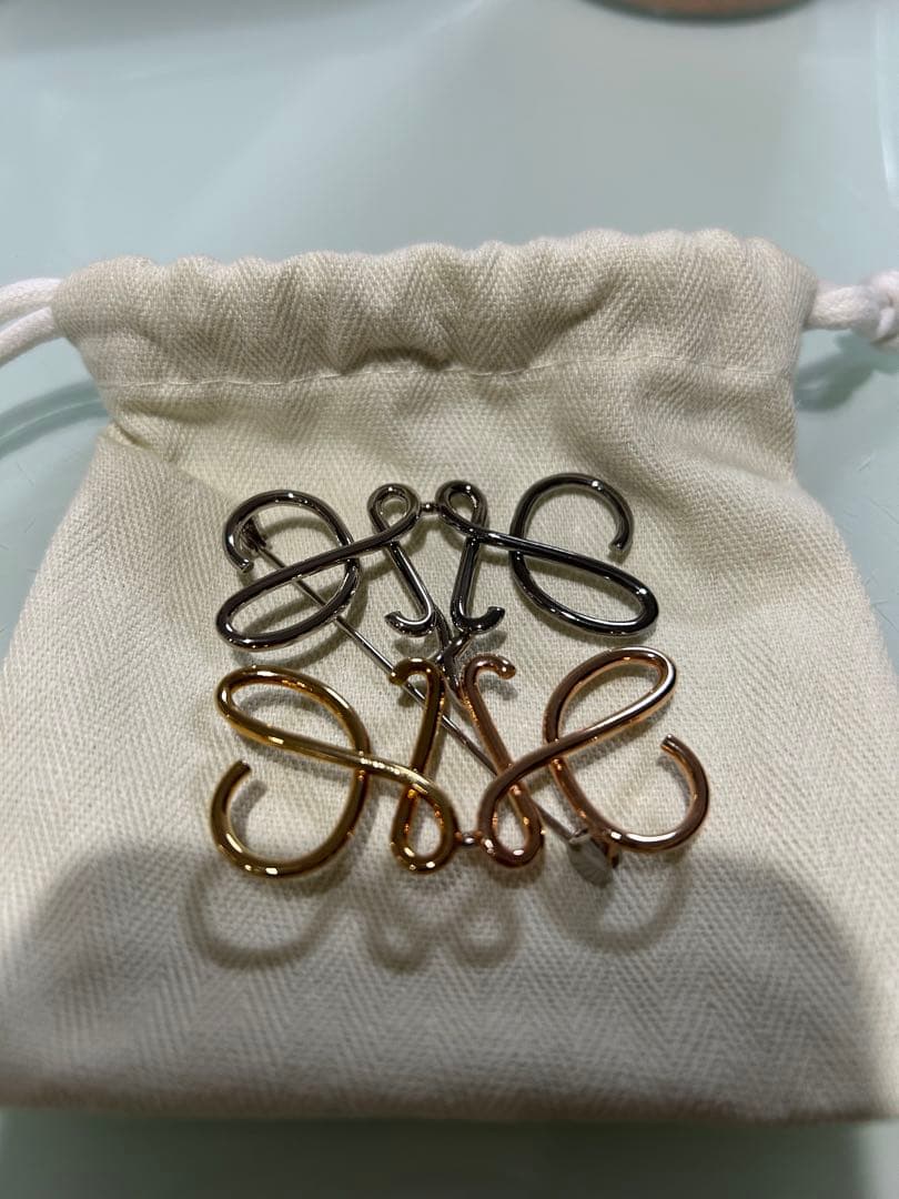 【ほぼ未使用希少】LOEWE ロエベ アナグラムブローチ マルチカラー4色