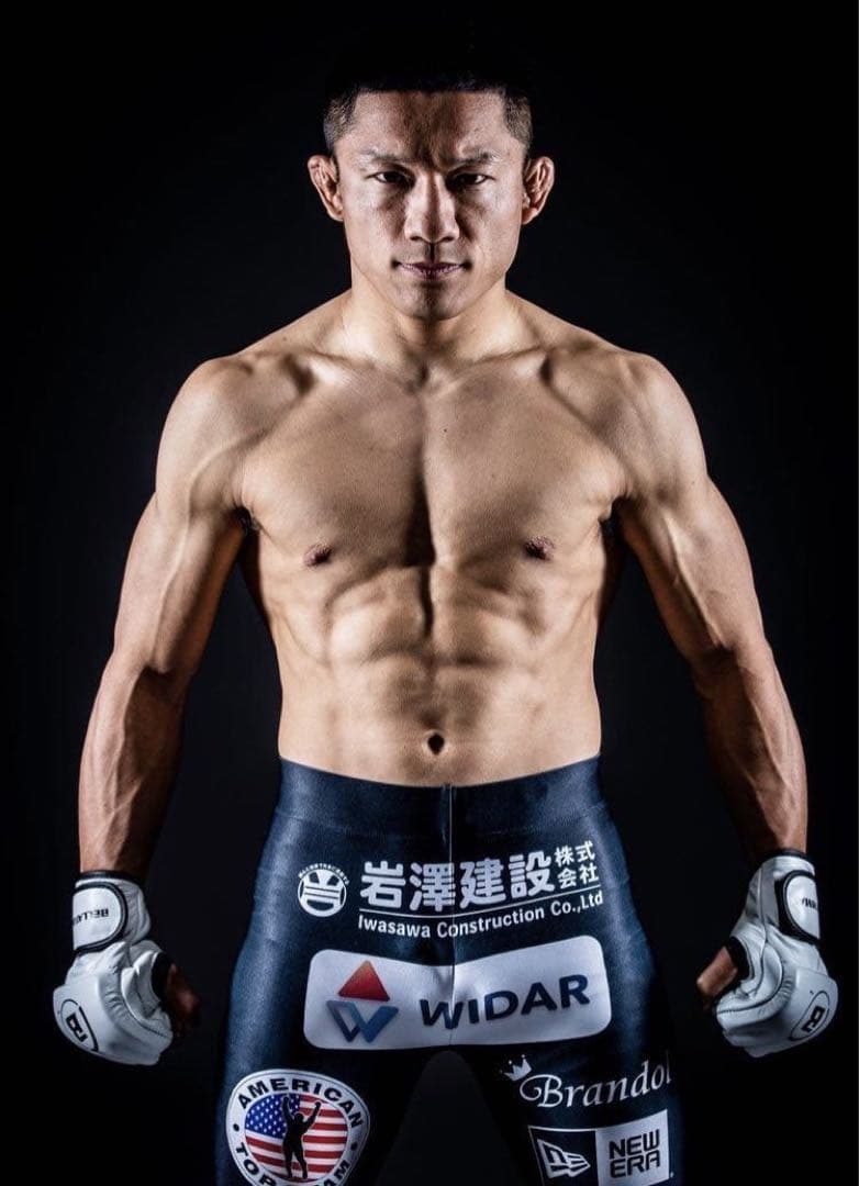 〈新品〉BELLATOR MMA 白グローブ 団体からの選手支給品