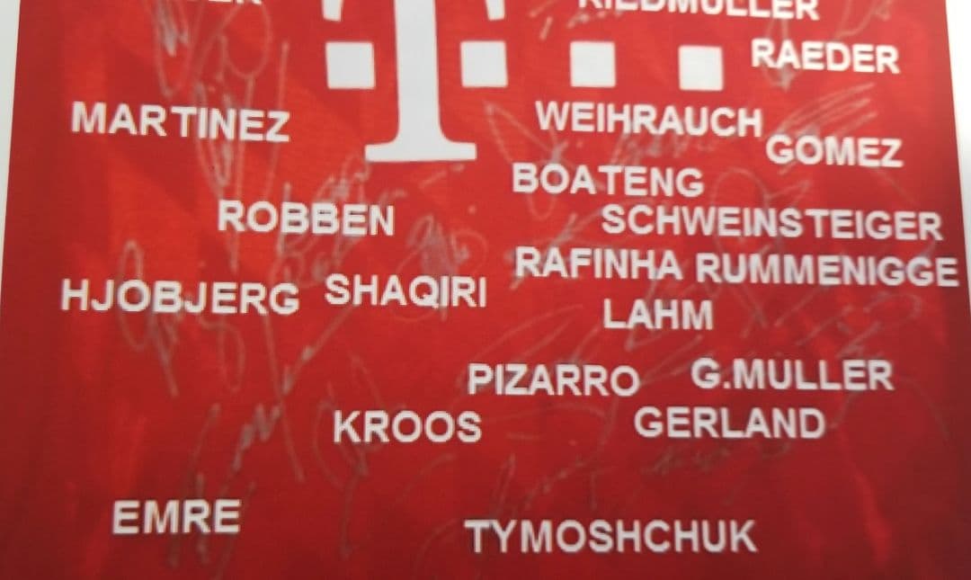 ノイアー　ラーム　ミュラー　リベリー　ロッベン　マリオゴメス　直筆サイン　サイン