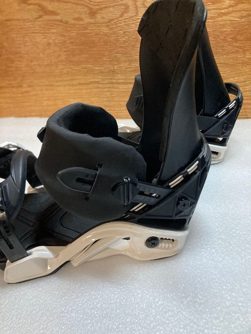 SALOMON DISTRICT スノーボード ビンディング ホワイト　S