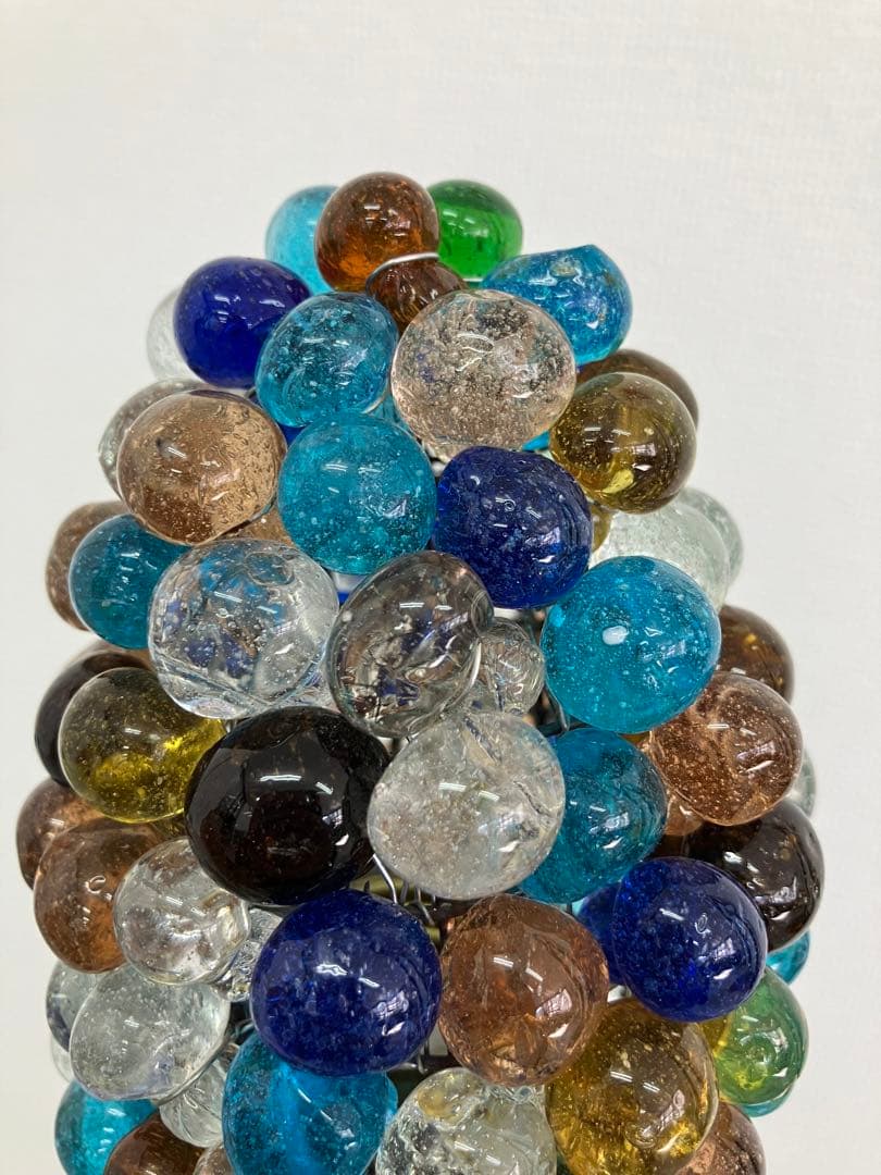 アンティークな壁掛照明器具　2灯　ガラス製ビー玉風シェード　お洒落な玄関照明葡萄