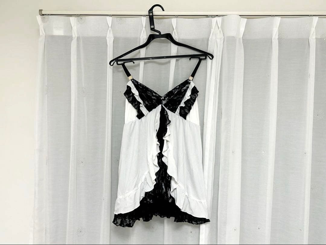 タグ付き♡GOLDS♡肩紐ビジュー♡ふりふりラッフルフリル♡レースキャミトップス