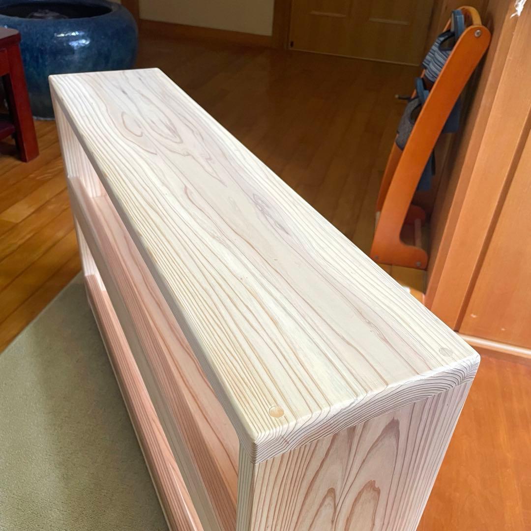 杉のハンドメイド 新作「角のない優しいシェルフ」無垢 収納 本棚 ラック